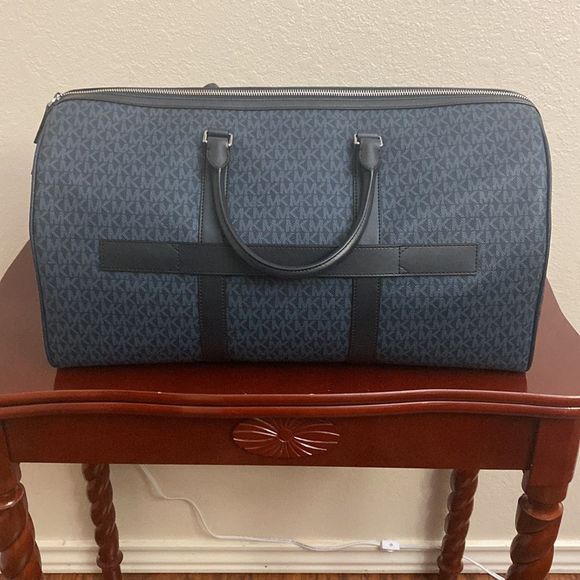 SOLD DO NOT BUY🎒Micheal Kors Logo Harrison Travel Duffle Bag!!!! - Picture 6 of 12